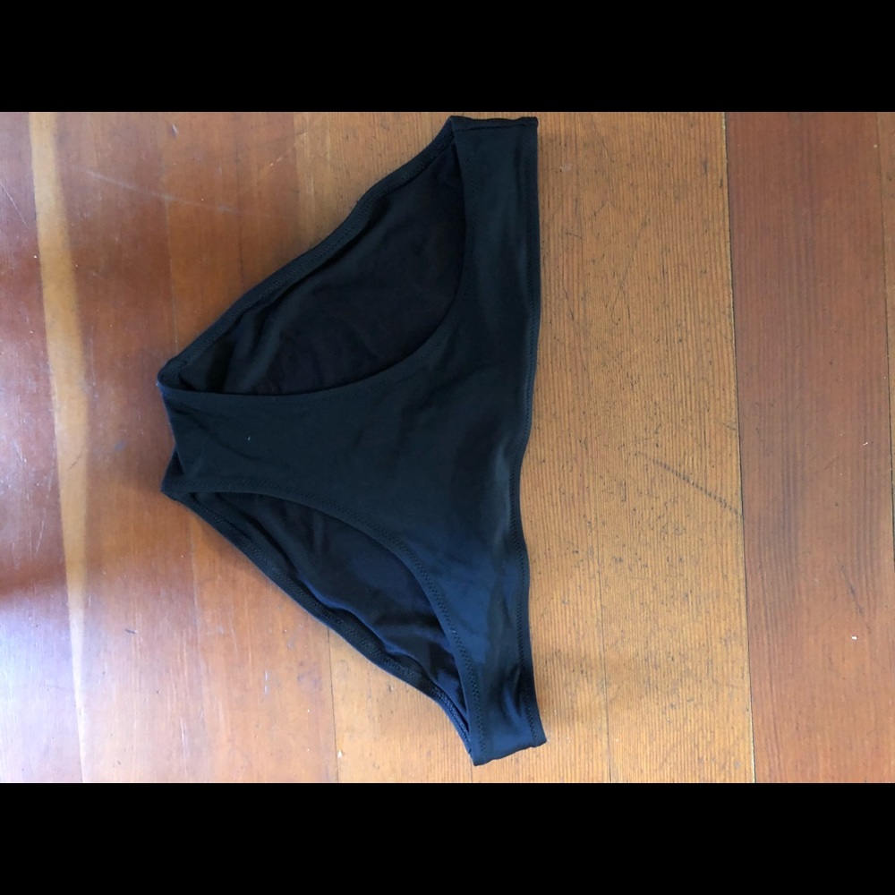 NWOT Aerie black bikini bottoms M